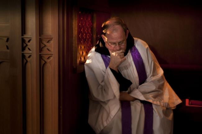 Τέλος στo απόρρητο της εξομολόγησης